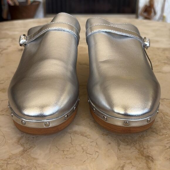 NWOT Gap Silver Faux Leather Clogs - Picture 5 of 12